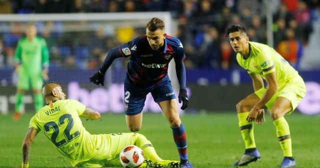 体育竞猜-冲刺阶段瓦伦西亚备战国王杯；状态回暖细节曝光；信心回归；更衣室氛围转暖(明日方舟维多利亚干员)